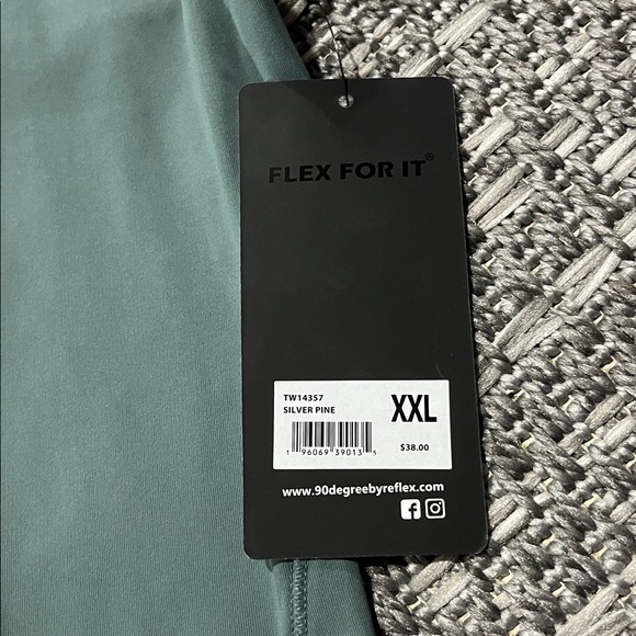 90 Degree | XXL Teal Crop Athletic Tank - Picture 4 of 8